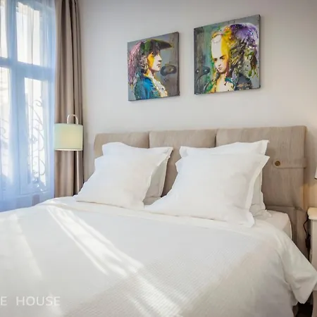 No13 Boutique House بيت ضيافة بورغاس