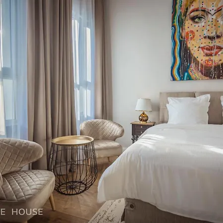No13 Boutique House 3* بورغاس