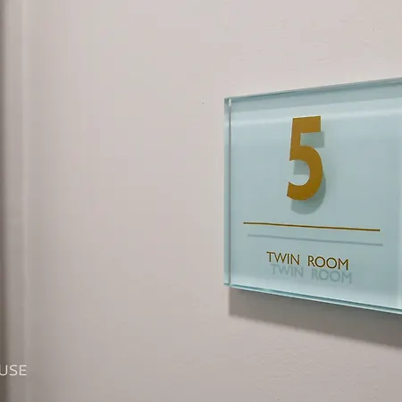 No13 Boutique House بيت ضيافة بورغاس