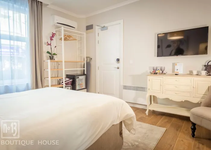 No13 Boutique House 布尔加斯