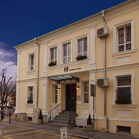 No13 Boutique House Гостьовий будинок