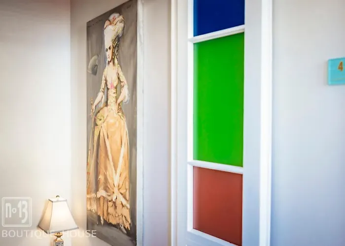 No13 Boutique House Бургас