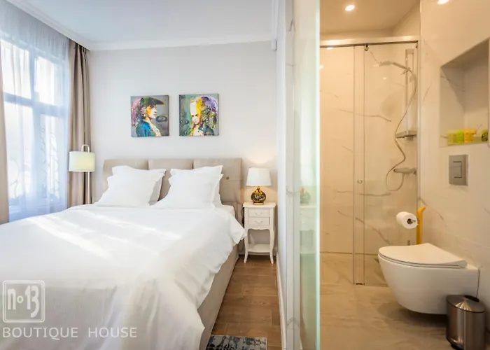 No13 Boutique House Къща за гости Бургас