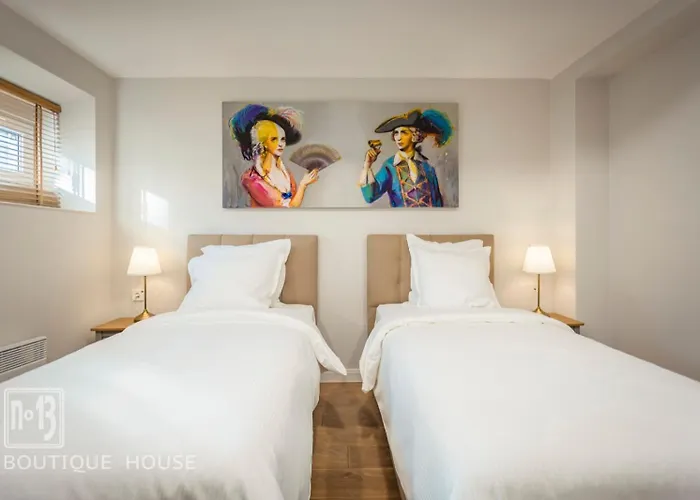 No13 Boutique House Бургас