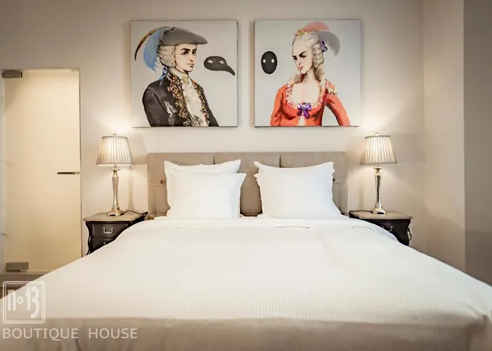 No13 Boutique House Къща за гости