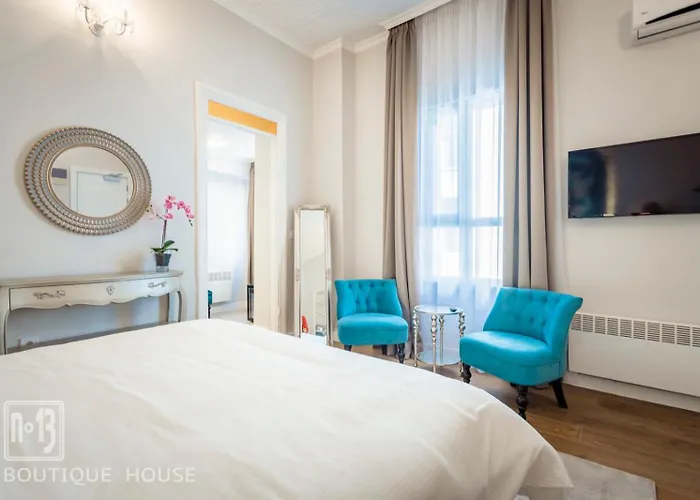 Къща за гости No13 Boutique House 3*