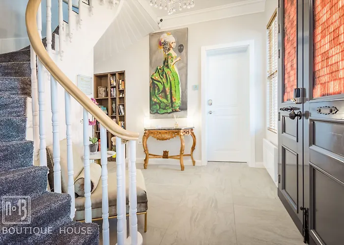 No13 Boutique House Бургас