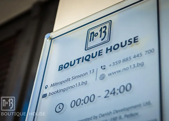 No13 Boutique House Къща за гости 3*