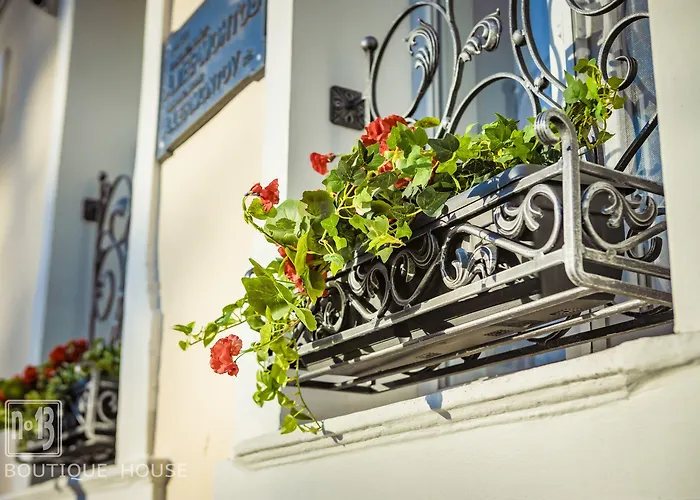 No13 Boutique House Бургас